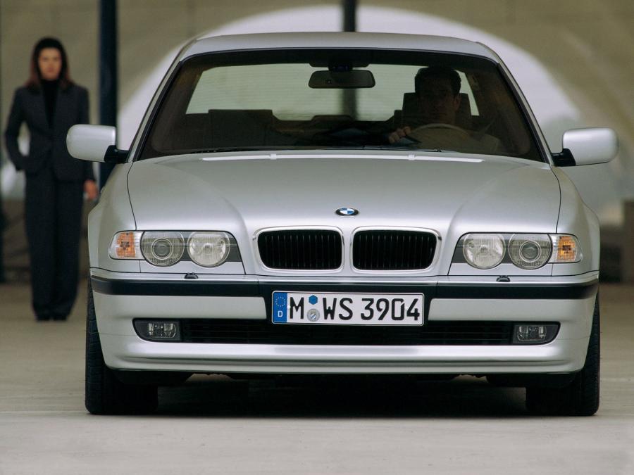  BMW 740d 1999 года  (фото 6 из 19)